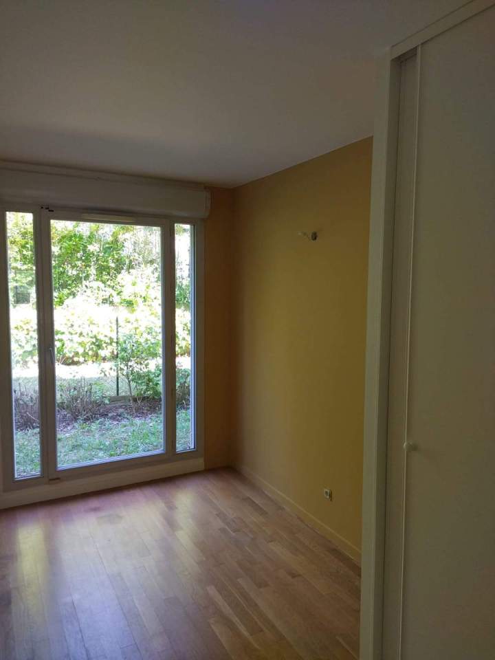 7b7fae30 ae4c 4139 8765 753ffd763e05